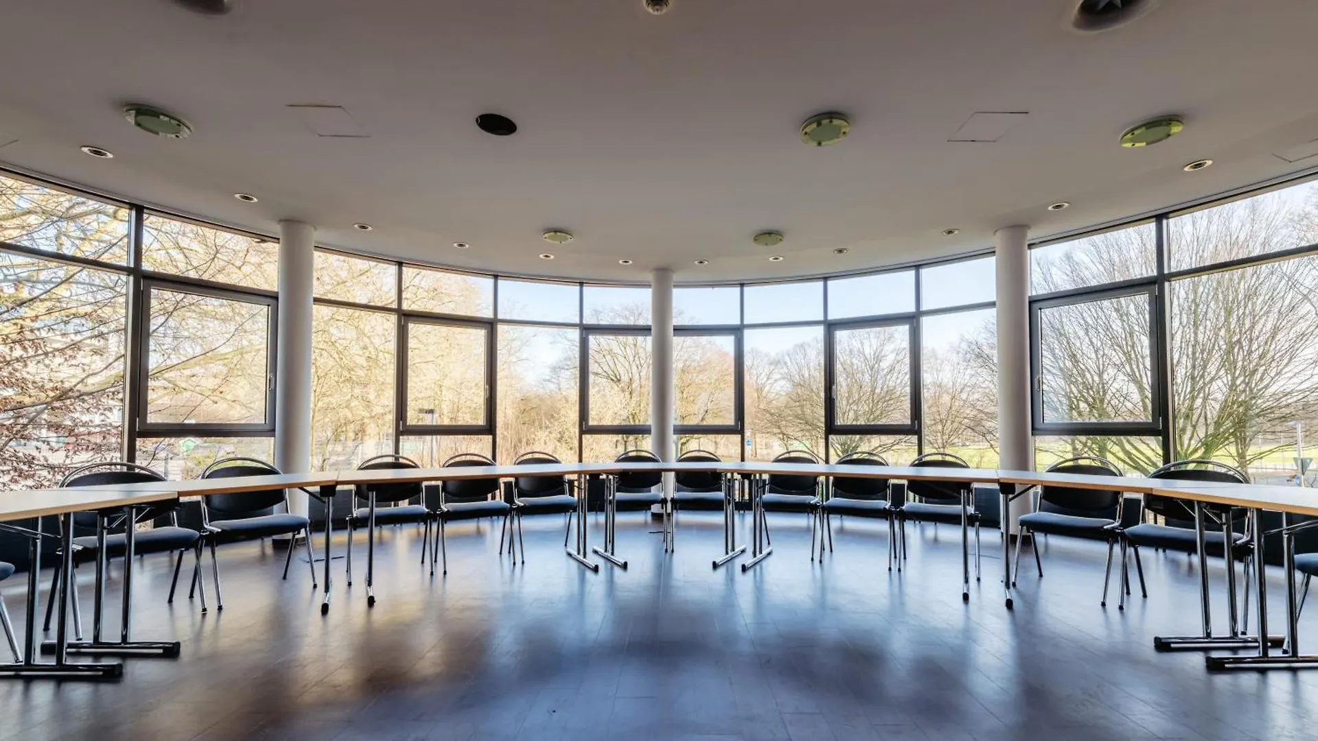 ホテル Akademie Des Sports Im Landessportbund Niedersachsen ハノーファー